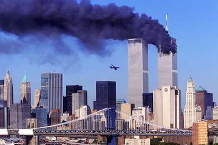 Авиационная атака на башни-близнецы Всемирного торгового центра (World Trade Center) в Нью-Йорке. Теракт 11 сентября 2001 года